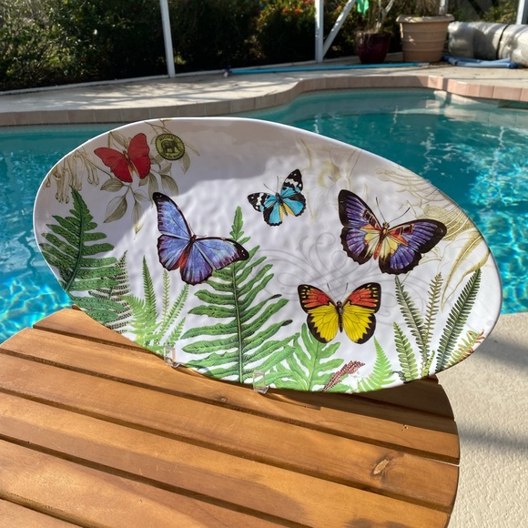 19 inch by 10 inch Plastic Butterfly Tray with plastic easel - Picture 5 of 6